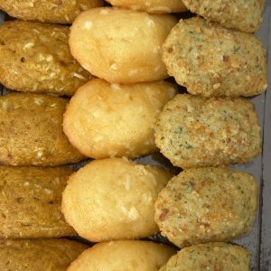 Plateau de mini madeleines salées